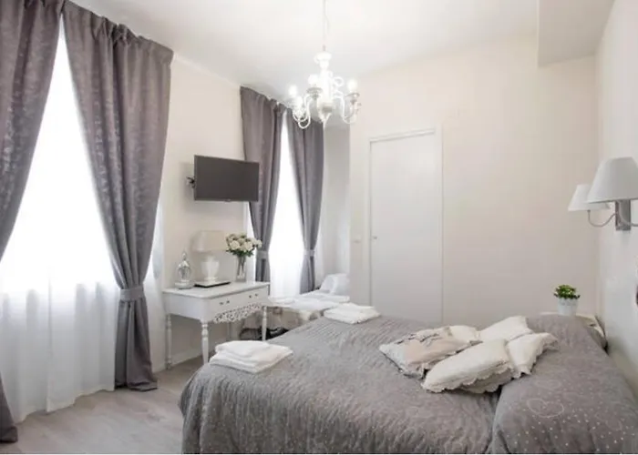 Apartment Borgo Pio 66 *