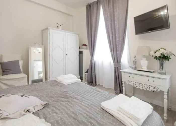 Apartment Borgo Pio 66 Rom